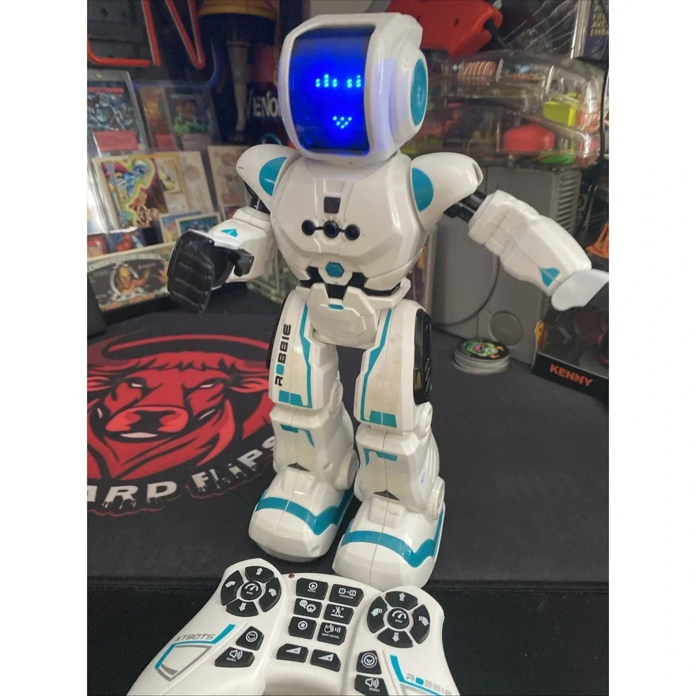 Xtrem Boots Robbie Remote Control Robot Works Great Dances Talks D3